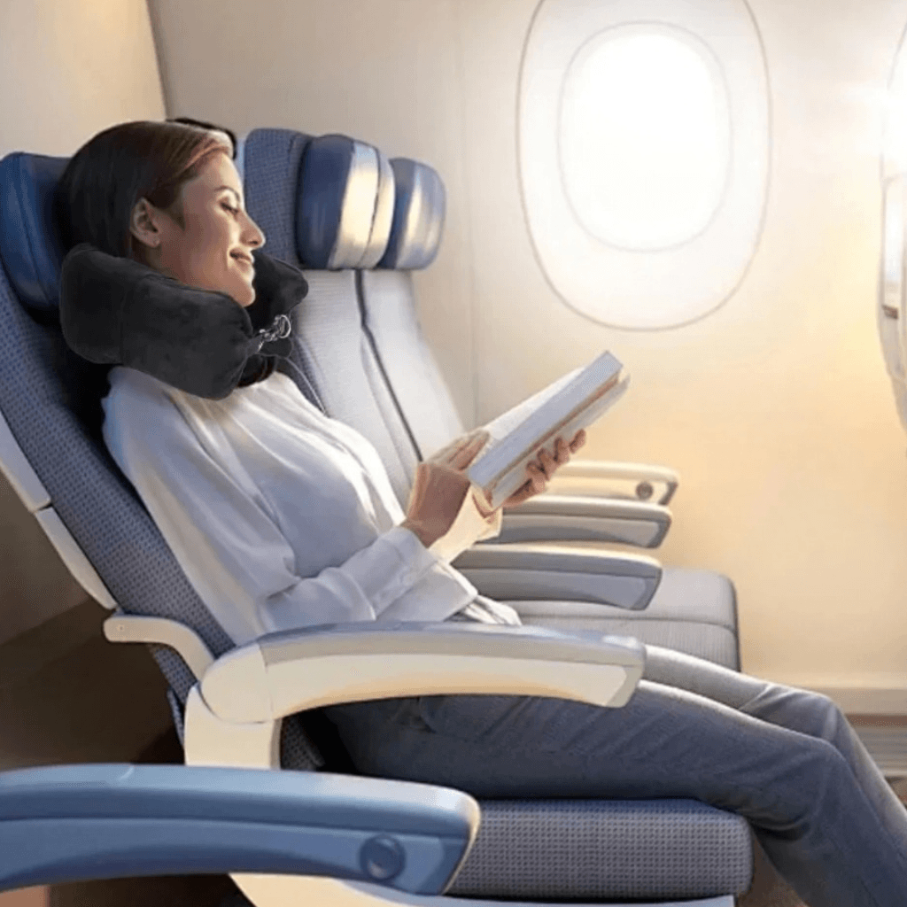 Schowuś - Pojemna Poduszka Turystyczna