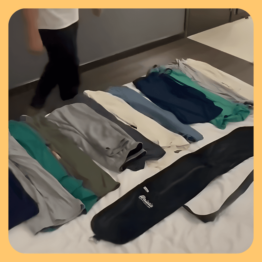 Schowuś - Pojemna Poduszka Turystyczna